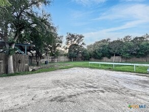 1108 W McCarty Ln in San Marcos, TX - Building Photo - Building Photo