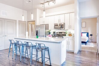 2301 1/2 Montopolis Dr in Austin, TX - Building Photo - Building Photo