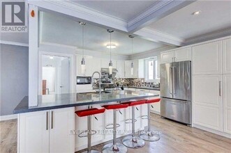 54 Baylawn Dr in Toronto, ON - Building Photo - Building Photo