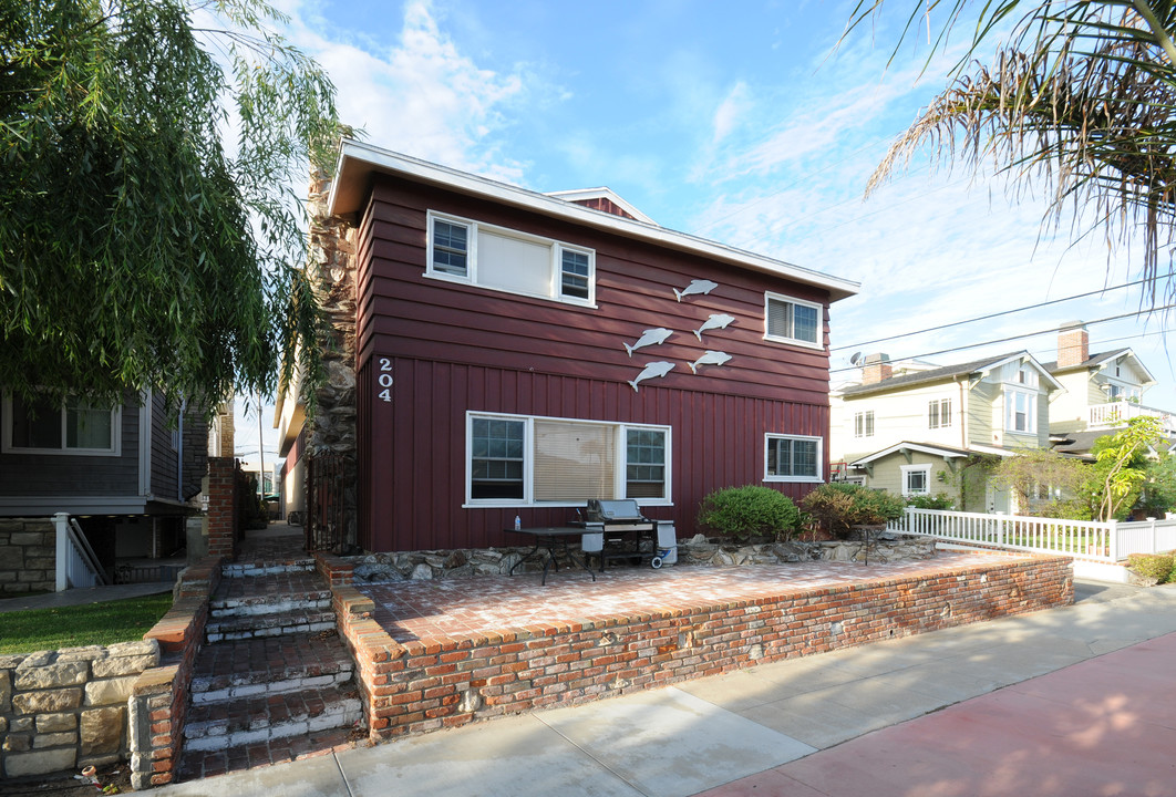 204 Avenue H in Redondo Beach, CA - Building Photo