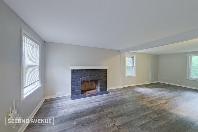 915 W Sutter Rd in Glenshaw, PA - Foto de edificio - Building Photo