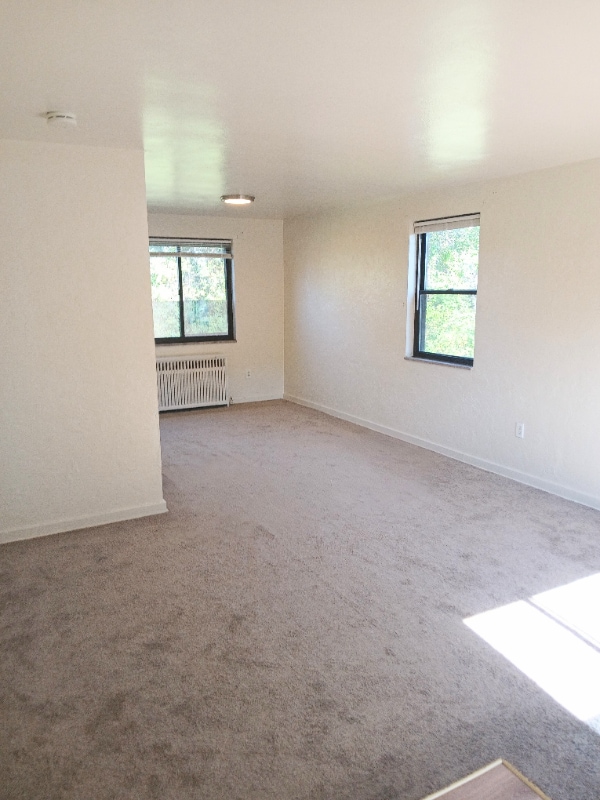 472 Hoodridge Dr in Castle Shannon, PA - Building Photo - Building Photo