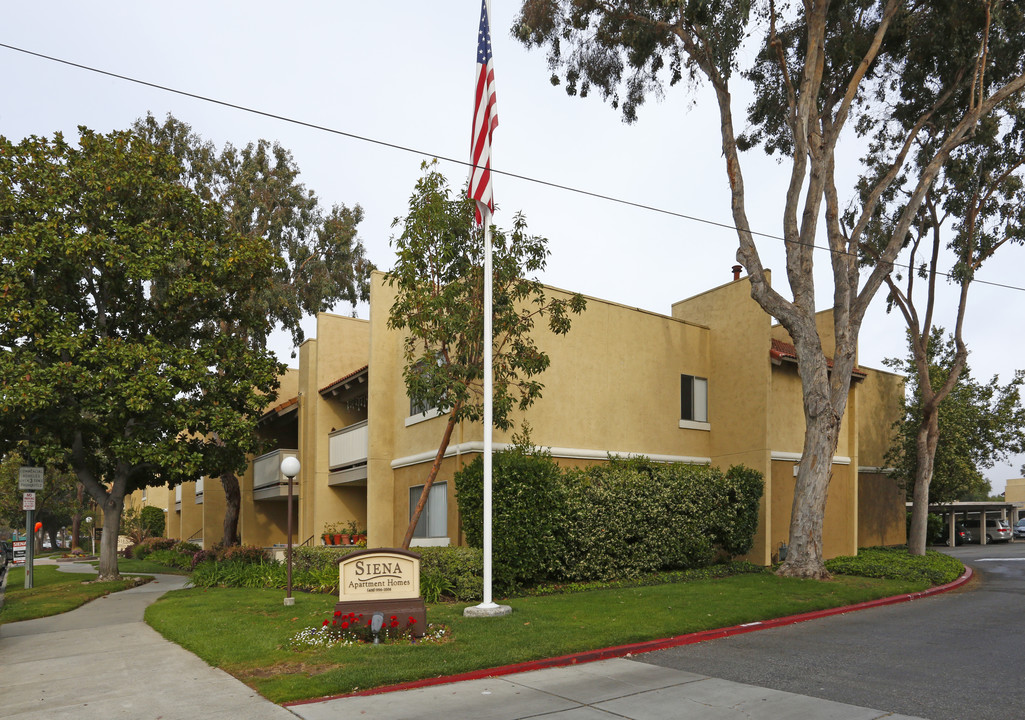 Siena Apartment Homes in Cupertino, CA - Foto de edificio