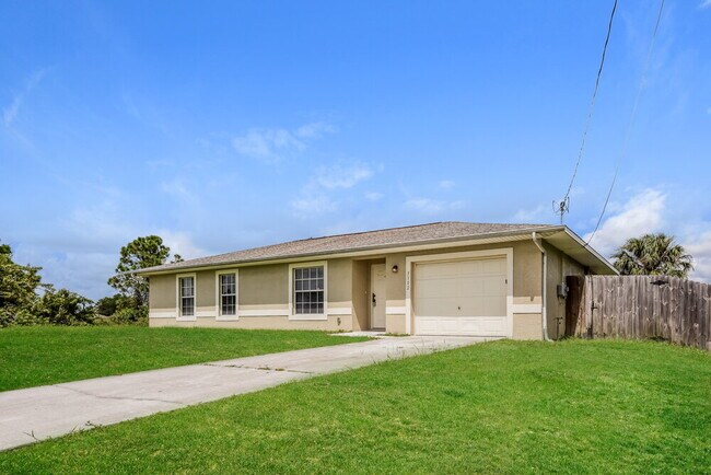 3102 39th St SW in Lehigh Acres, FL - Building Photo - Building Photo