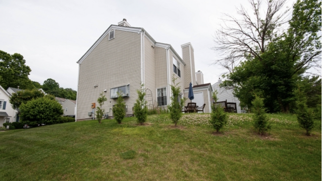 334 Wren Ln in Bedminster, NJ - Building Photo - Building Photo