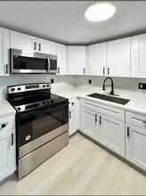 Parkview Apartments in North Miami, FL - Building Photo - Building Photo