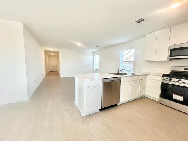 712 Zuppino Ln in Huffman, TX - Building Photo - Building Photo