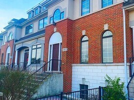 2023 Alta Vista Ct in Naperville, IL - Building Photo