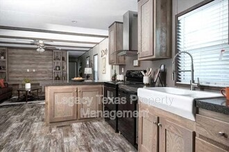 800 N Old Betsy Rd in Keene, TX - Building Photo - Building Photo
