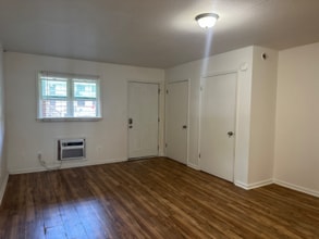 1923 Norwood St SW, Unit Unit 305 in Lenoir, NC - Building Photo - Building Photo