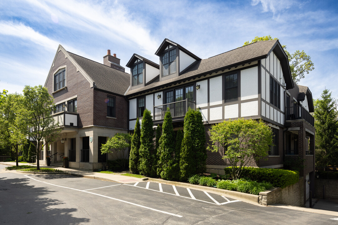 Winngate Condominiums in Winnetka, IL - Foto de edificio