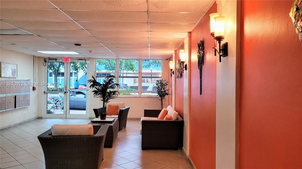 524 Washington Ave in Miami Beach, FL - Foto de edificio