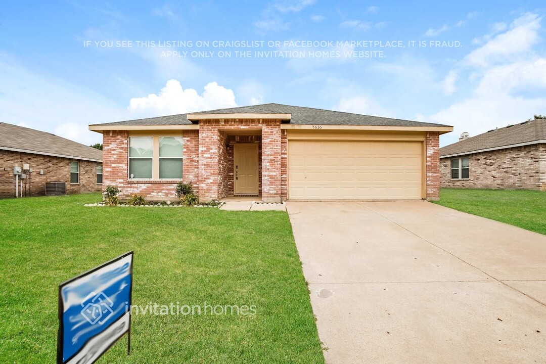 7616 Shoal Bend in Denton, TX - Building Photo