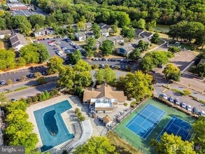 5 Pond View Dr in Plainsboro, NJ - Building Photo - Building Photo