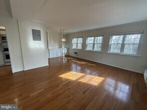 1927 N Quaker Ln in Alexandria, VA - Building Photo - Building Photo