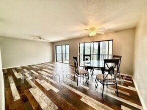 2800 Cove Cay Dr in Clearwater, FL - Building Photo - Building Photo
