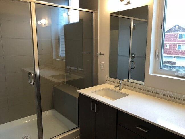 14311 Stone Ave N in Seattle, WA - Building Photo - Building Photo