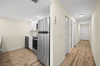 260 Southbay Dr in Naples, FL - Building Photo - Building Photo