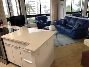 300 Wai Nani Way, Unit 801 in Honolulu, HI - Building Photo - Building Photo
