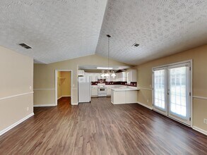 4160 Lenox Park Dr in Buford, GA - Foto de edificio - Building Photo