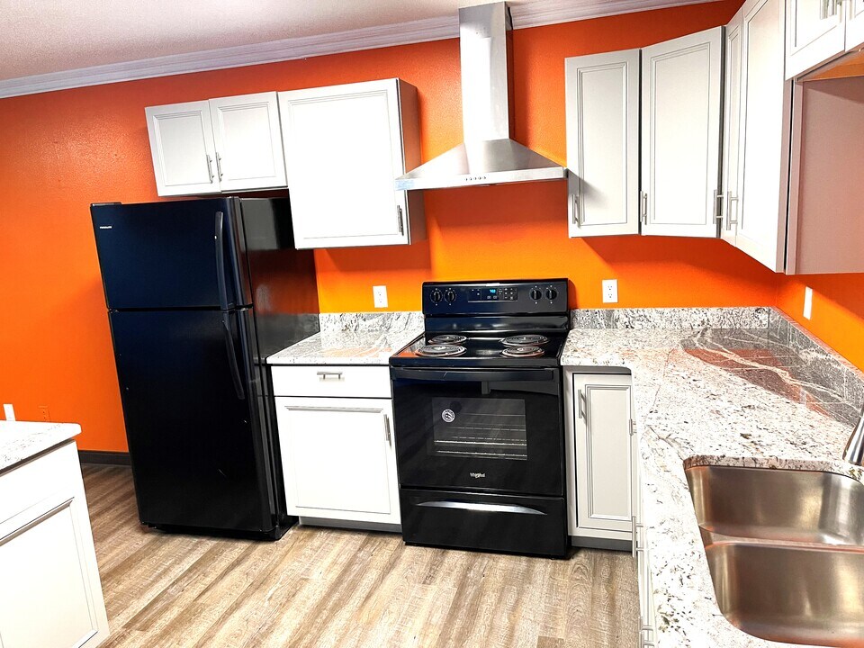 635 8th Ave SW in Le Mars, IA - Building Photo