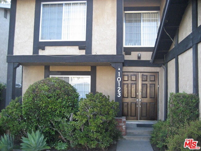 10123 Hanna Ave in Los Angeles, CA - Building Photo - Building Photo