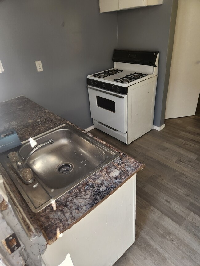 property at 2312 Grant Ave