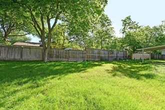 6600 Bluestone St in Austin, TX - Building Photo - Building Photo