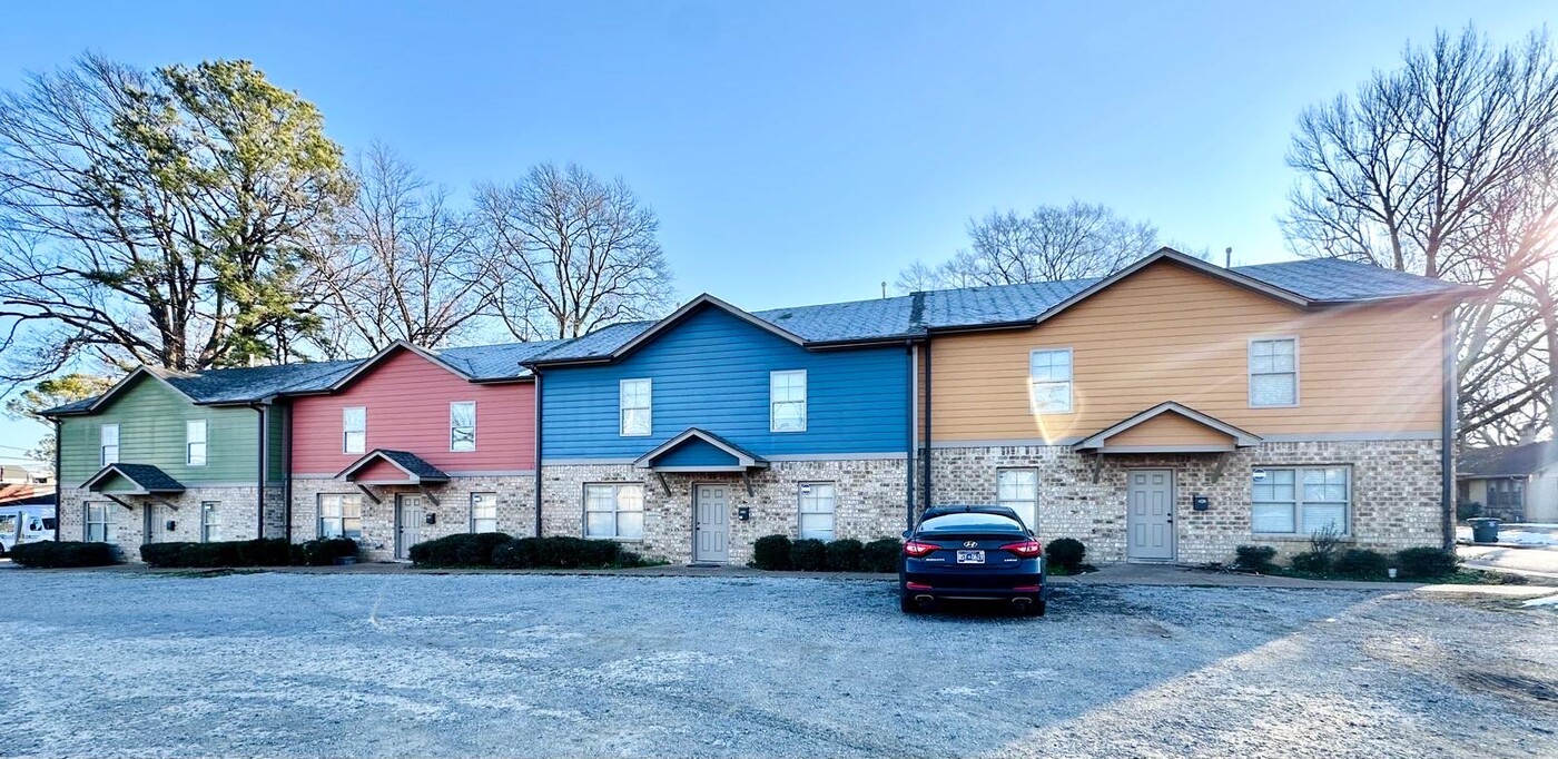 3570 Spottswood Ave in Memphis, TN - Foto de edificio