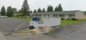 5058 Northfield Dr in Monroe, MI - Building Photo