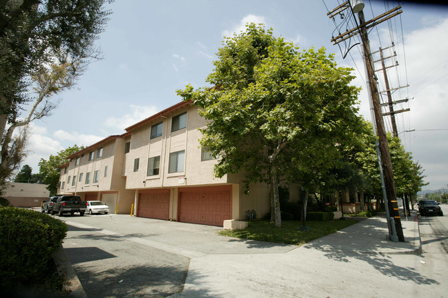 21054 Parthenia St in Canoga Park, CA - Building Photo - Building Photo