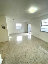 726 NW 22nd Ct in Miami, FL - Building Photo - Building Photo