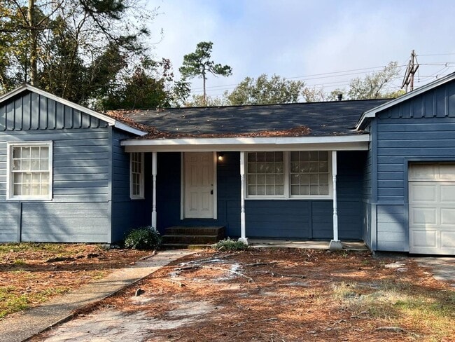 2 E Sunset Dr in Orange, TX - Building Photo - Building Photo