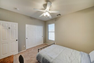 10223 W Raymond St in Tolleson, AZ - Foto de edificio - Building Photo