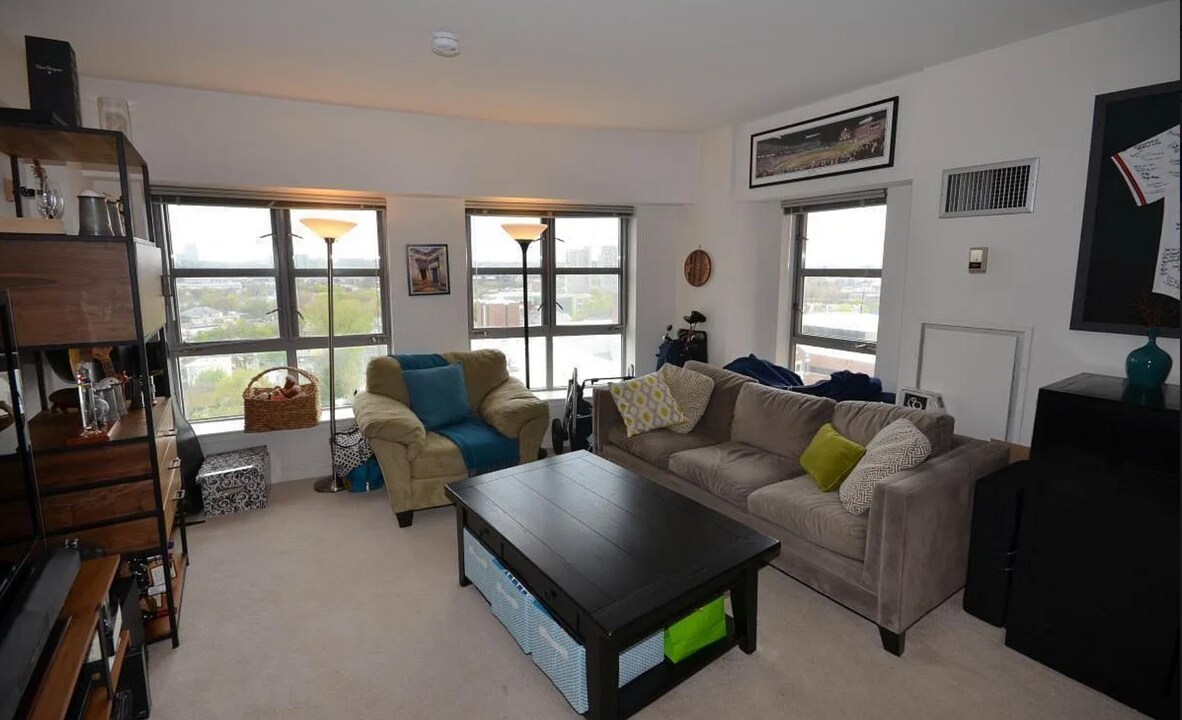 931 Massachusetts Ave, Unit 1203 in Cambridge, MA - Building Photo