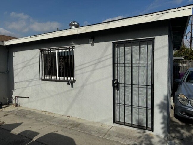 2264-2268 Myrtle Ave in Long Beach, CA - Building Photo - Building Photo