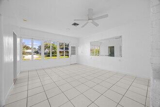 2034 Melody Ln in North Palm Beach, FL - Building Photo - Building Photo