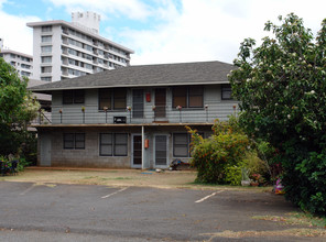 2750 Kahoaloha Ln in Honolulu, HI - Building Photo - Building Photo