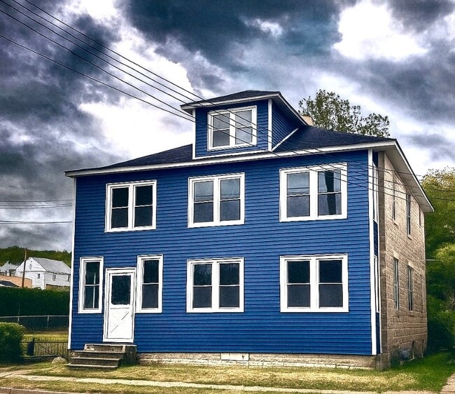 property at 1005 Pine St