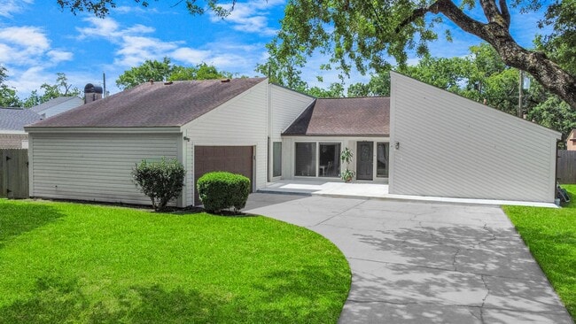 property at 4306 Shady Springs Dr