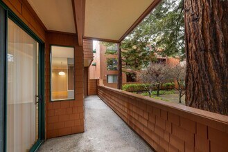 4250 El Camino Real in Palo Alto, CA - Building Photo - Building Photo