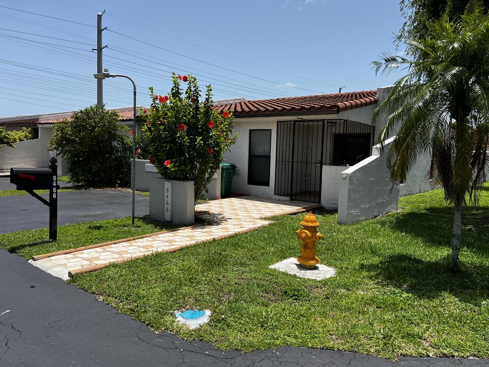 9466 SW 6th Ter in Miami, FL - Building Photo