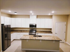 2050 NW 247th Dr in Newberry, FL - Building Photo - Building Photo