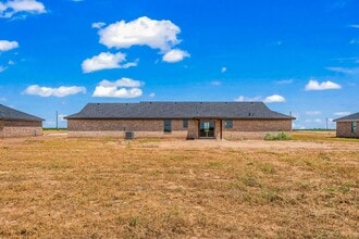 11015 N County Rd 2800 in Lubbock, TX - Building Photo - Building Photo