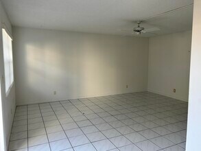 75 Sheffield D in West Palm Beach, FL - Building Photo - Building Photo