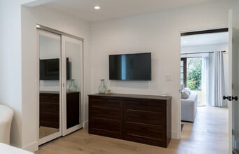 342 N Fuller Ave in Los Angeles, CA - Foto de edificio - Building Photo