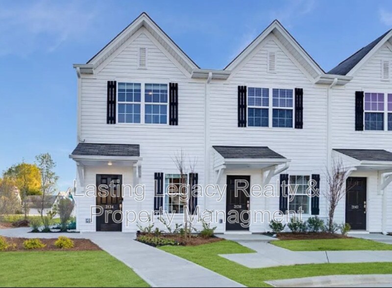 3134 Fall Hls Dr in Winston-Salem, NC - Building Photo