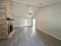 23010 Berry Pine Dr in Spring, TX - Foto de edificio - Building Photo