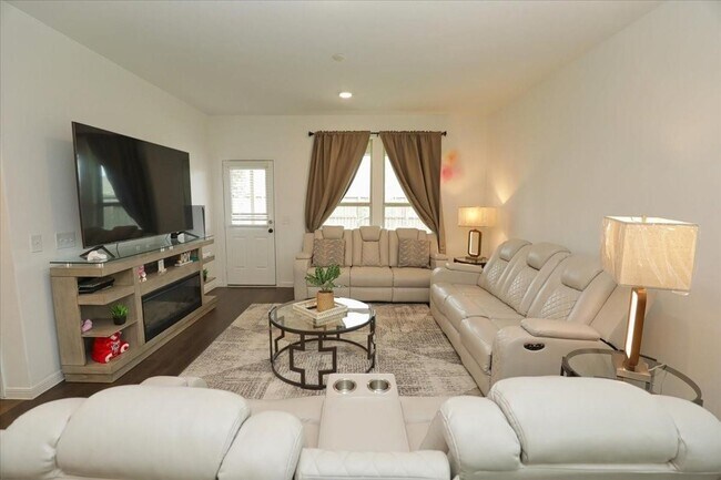 property at 14463 Cedar Ledge Ln