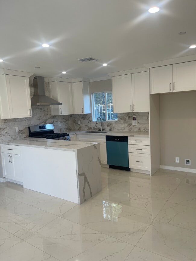 property at 18706 Brasilia Dr